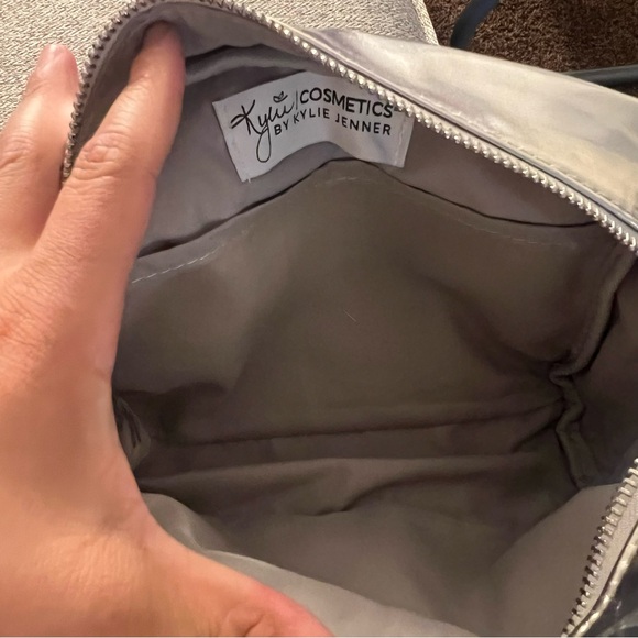 Kylie Makeup Bag - Picture 4 of 4